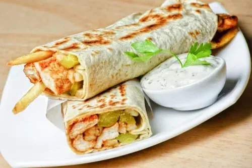 ساندويش شيش طاووق